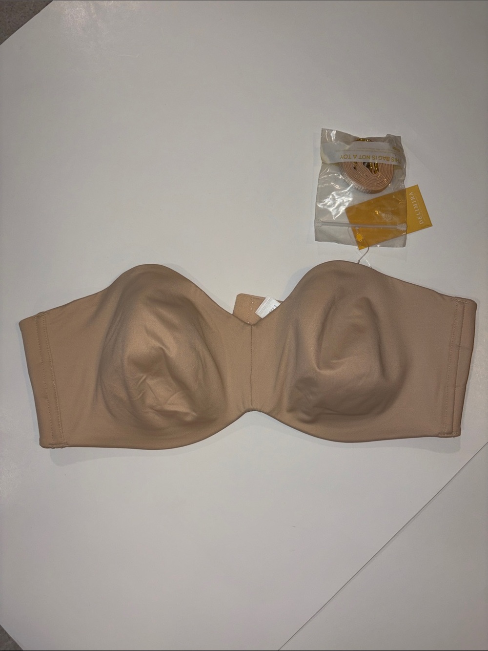 NWT Strapless Unpadded Nude Smooth Molded Bra w/ straps